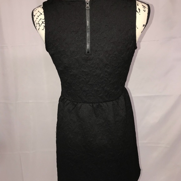 Rendezvous A-line dress - Picture 2 of 3